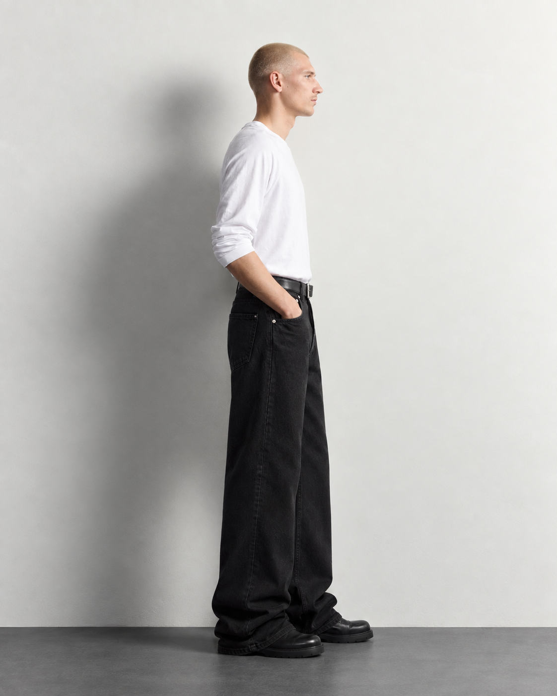 Midnight Black Wide-Leg Jeans — detail